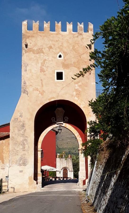 Alloggio La Torre Fossanova Priverno Экстерьер фото